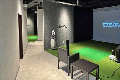24時間OPENのインドアゴルフ練習場⛳️話題のシミュレーションゴルフを体験！ - マイゴル田園調布駅前店