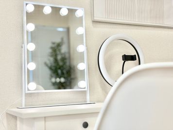 ハリウッドミラー完備💄 - 【広スペ】南林間 南林間の広いレンタルスペースの設備の写真