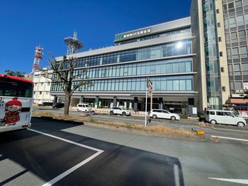 やさいバス食堂掛川店 	【ワーキング席】の室内の写真