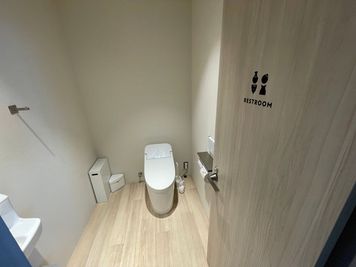 やさいバス食堂掛川店 	【ワーキング席】の室内の写真