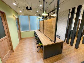 【恵比寿駅から徒歩1分】オープンスペース1名席（お好きな席にどうぞ！）【5階】（4） - いいオフィス恵比寿