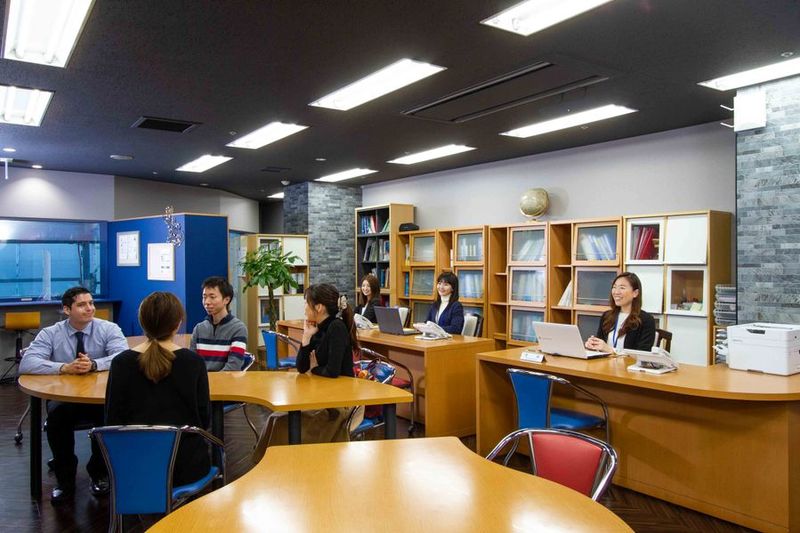 オンライン会議や商談など4名で使える会議室 - シェアオフィス・コワーキングスペース　ステージライン仙台駅前