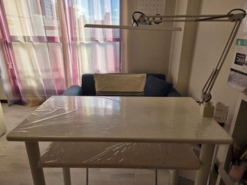 ネイルテーブル2台 - アールアイシェアスペース レンタルサロンの設備の写真