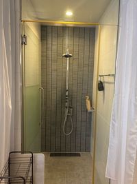 桜通線高岳駅より徒歩2分｜シャワールーム｜シャンプー・リンス・ボディソープ・ドライヤー完備｜営業時間：6時〜22時 - ビビットジム ビビットゴルフ 名古屋高岳店