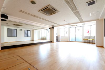 Las Danzas in Tokyo ダンススタジオの室内の写真