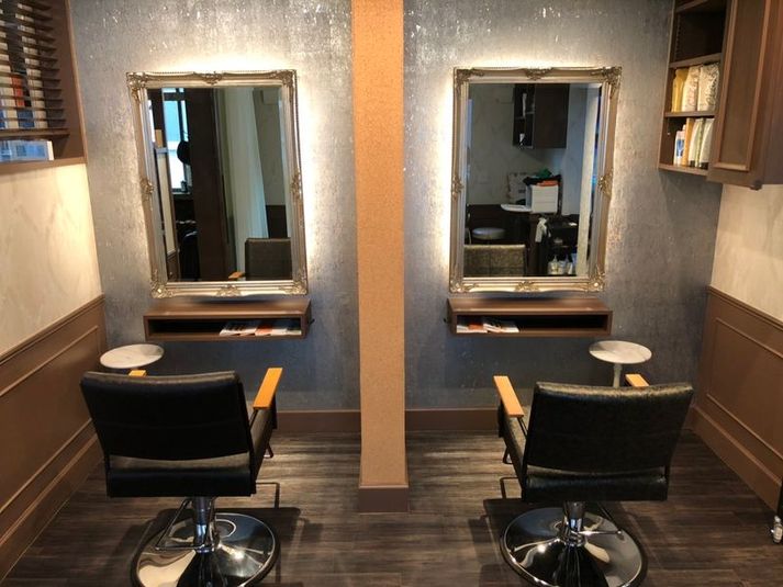 西院・右京区地区、美容師さん向けシェアサロン左側 - RockackBase(ロッカクベース)