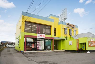 檀紙インター近く　目立つ建物の2階です - 檀紙レンタルスペースの外観の写真