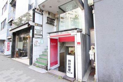 建物(リヨンドール赤坂)前 - レンタルサロンStep赤坂 【赤坂5分・乃木坂4分・駅近】レンタルサロン Step赤坂の外観の写真