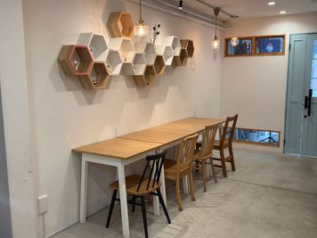 レイアウト2 - カフェスペースLemon カフェスペース貸切（キッチン利用無し）／最大16名の室内の写真