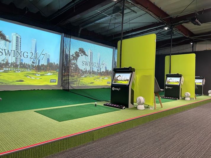 インドアシミュレーションゴルフ練習場 - SWING24/7高座渋谷駅前店