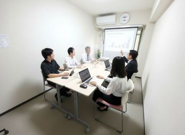 打ち合わせの様子です。 - TSUBAKI柏 TSUBAKI柏スペースの室内の写真