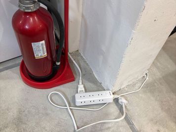 入って右側の奥に延長ケーブルあり - カフェスペースLemon カフェスペース貸切（キッチン利用無し）／最大16名の設備の写真