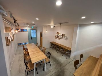 レイアウト4 - カフェスペースLemon カフェスペース貸切（キッチン利用無し）／最大16名の室内の写真