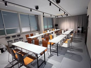 懇談会・交流会仕様 -  REISEN SALON ( 冷泉サロン )  REISEN SALON (冷泉サロン)【 イベント仕様 】の室内の写真