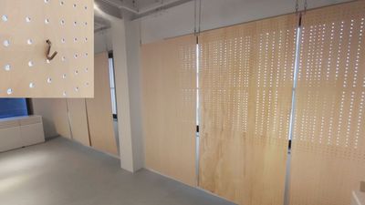 孔の空いたベニヤ板（180cm×90cm）
使い方は色々です - 新花小町イベントスペース イベントスペースの設備の写真