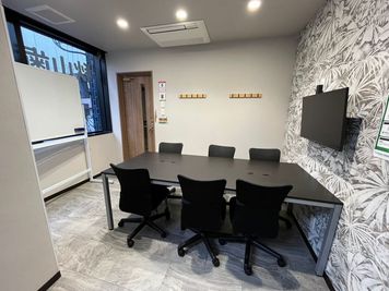 いいオフィス恵比寿 【恵比寿駅徒歩1分】6名会議室（Room F）【3階】.の室内の写真
