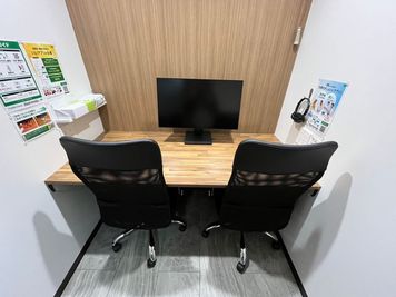 【恵比寿駅から徒歩1分】モニター・フリードリンク付き2名個室（ブース33）※予約時間前は入室不可【3階】 - いいオフィス恵比寿