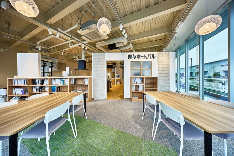 豊橋ショールーム　テーブル利用 - 鈴与ホームパル株式会社　豊橋ショールーム