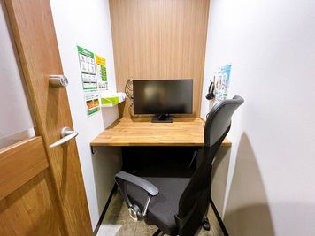 【恵比寿駅から徒歩1分】モニター・フリードリンク付き1名個室（ブース31）※予約時間前は入室不可 - いいオフィス恵比寿