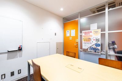 ホワイトボード完備 - 西新宿ライズオフィス１st 西新宿ライズオフィス🟧１st会議室🟧の設備の写真