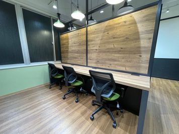 いいオフィス恵比寿 【恵比寿駅徒歩1分】2名個室（ブース3）【5階】の室内の写真