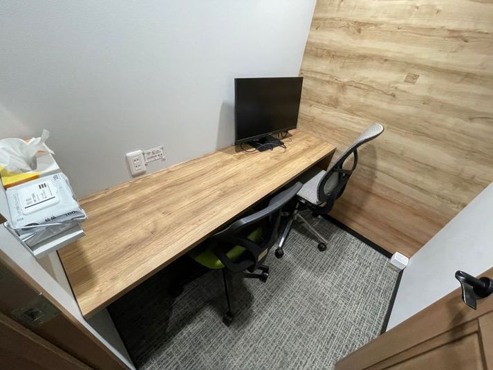 いいオフィス恵比寿 【恵比寿駅徒歩1分】2名個室（ブース6）【5階】の室内の写真