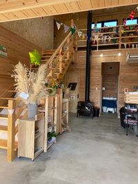 店舗入り口は開放的な空間です - 体験型シェア工房ツクレタ 吸音壁で反響を抑えた静かな8畳のレンタルスペースの入口の写真