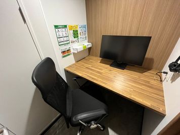 【恵比寿駅徒歩1分】モニター・フリードリンク付き1名個室（ブース8）【5階】 - いいオフィス恵比寿