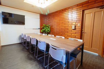 【広島駅出口徒歩4分!定員12名!】大型モニター・10Gbps光回線・WiFi全て無料!ふれあい貸し会議室 広島No159 - ふれあい貸し会議室 広島精慎会