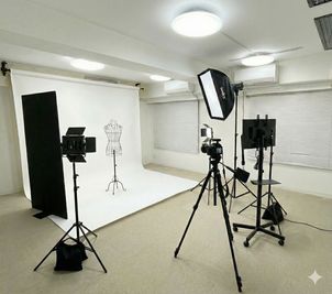 新宿駅直結D５出口徒歩1分// カメラ一つで撮影が出来る本格フォトスタジオ - リンクスペース新宿西口（シーズスタジオ新宿西口）