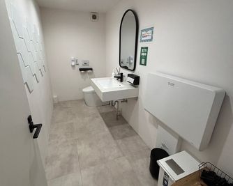 男女兼用お手洗い - カフェスペースLemon カフェスペース貸切（キッチン利用無し）／最大16名の室内の写真