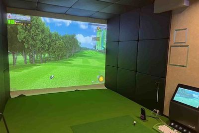 24時間OPENのインドアゴルフ練習場⛳️話題のシミュレーションゴルフを体験！ - マイゴルフレーン杉並宮前店