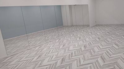 キレイでスタイリッシュなスタジオ②！カフェスペース完備 - リディアダンスアカデミー岐阜校