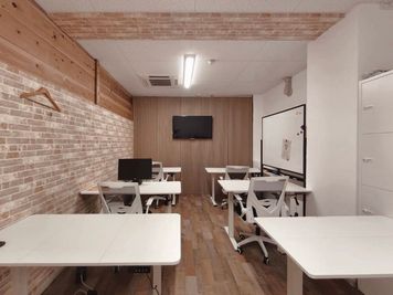 【緑地公園駅徒歩1分】教室向け・Wi-Fi・ホワイトボード・TVモニター有 - 【徒歩1分 駅前ビル】レンタルスペース オレンジワーク緑地公園店