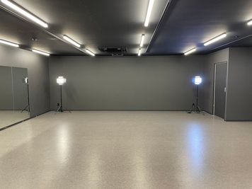 リディアダンスアカデミー岐阜校 スタジオ①の室内の写真