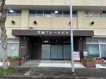 【入り口案内】箕面船場阪大前駅から徒歩4分。正面入り口から入って目の前にあるエレベーターで2階に上がってください。 - 箕面船場阪大前スタジオ 箕面船場阪大前スタジオ　Cstudioの室内の写真