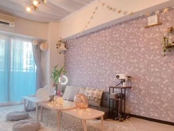 10名まで利用可能なアメ村の個室スペース - レンタルスペースemu アメ村・心斎橋アクセスよし✨レンタルスペースemuの室内の写真