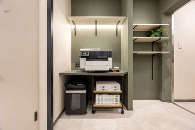 BIZcomfort熊本城前
プリンター - BIZcomfort熊本城前 8名用会議室の室内の写真