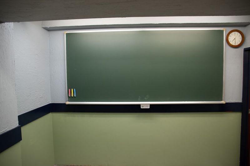地域の学び舎　朝霞台店 【カルチャー・撮影に】大きな黒板のある教室！の室内の写真