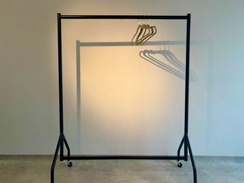大型ハンガーラック、スチームアイロンを完備しております。 - 代々木上原/studio VASO NEW OPENスタジオ‼︎ 代々木上原/studio VASOの室内の写真