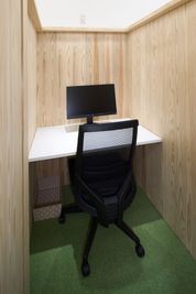 半個室【A4】席ー西武新宿線「田無」駅直結！エミオ田無のワークスペース　 - エミフィスミニ田無