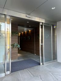 鈴木第２ビルの入り口 - 株式会社グローバルキャリア研究所 セミナールームＣの入口の写真