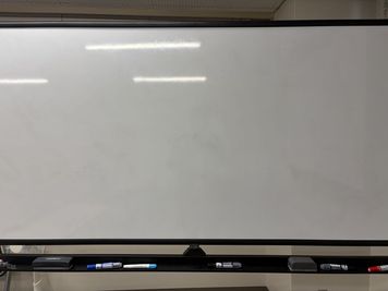 ホワイトボード（貸出備品） - 株式会社グローバルキャリア研究所 セミナールームＣの設備の写真