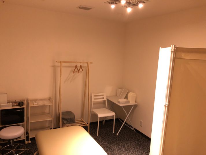 ２階まんなか個室（セラピー室） - LaQoo天神橋三丁目ヨガスタジオ