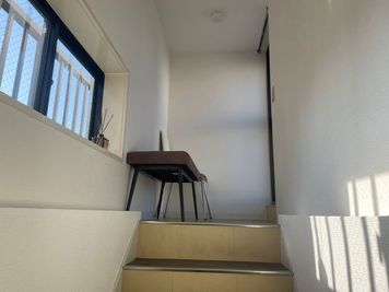 UPPER BASE 屋上の室内の写真