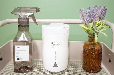 （左）消毒液（※棚の上にあります）
（右）除菌シート
です！ - 中目黒コネクトスペースの設備の写真