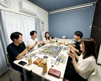 ボードゲームでの利用も多数頂いております。 - TSUBAKI船橋 TSUBAKI船橋スペースの室内の写真