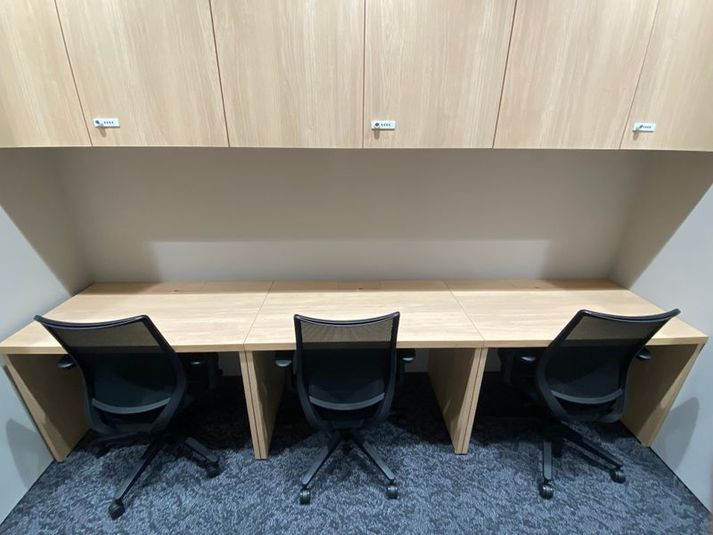 【R28（3名席用）】1時間から使えるサテライトオフィス - 大宮サクラスクエアモール2階WAW大宮