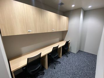 大宮駅から徒歩5分！【R28（3名席用）】社員1人・1時間から使える“分散オフィス“ - 大宮サクラスクエアモール2階WAW大宮