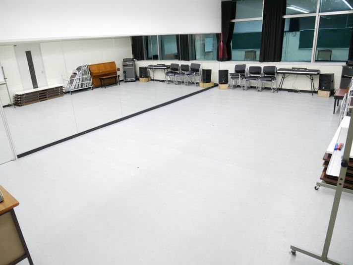 日本芸術専門学校 練習スタジオ(第6教室) - 日本芸術専門学校
